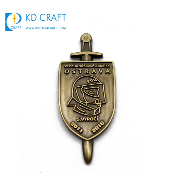 Сделано в китае без минимальной индивидуальной штамповки металла 3d антикварная бронзовая позолоченная шпилька для меча
